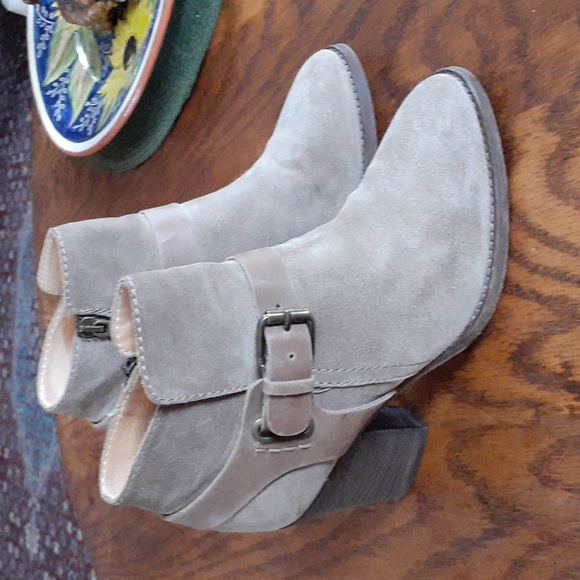 Aguatalia Suede Leather Boho Coastal Cowgirl Harness Ankle Booties Size 7 - Picture 1 of 12